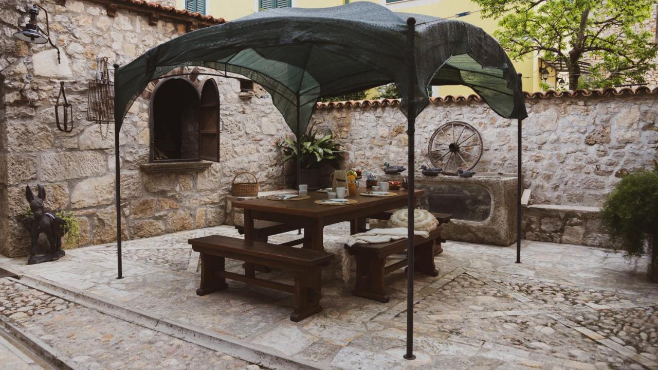 Scardona Rustica, Bed & Breakfast With Jacuzzi, Bbq And Free Parking In Skradin, Krka Διαμέρισμα Εξωτερικό φωτογραφία